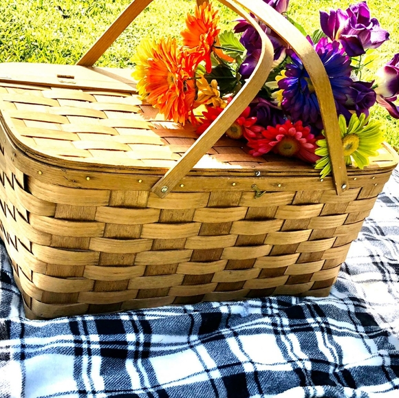 Victorian picnic basket. - Picture 1 of 4